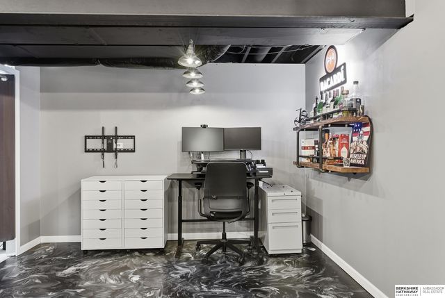 19511 X Street, Omaha, NE 68135