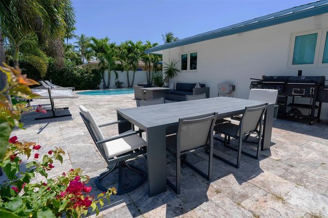 2711 NE 57th Ct, Fort Lauderdale, FL 33308