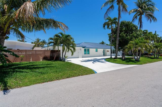 2711 NE 57th Ct, Fort Lauderdale, FL 33308