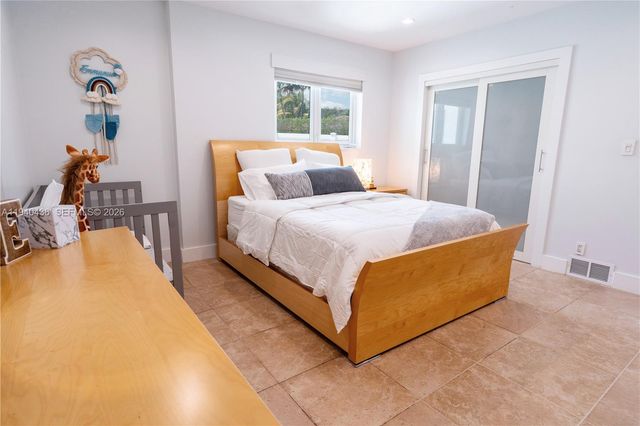 2711 NE 57th Ct, Fort Lauderdale, FL 33308