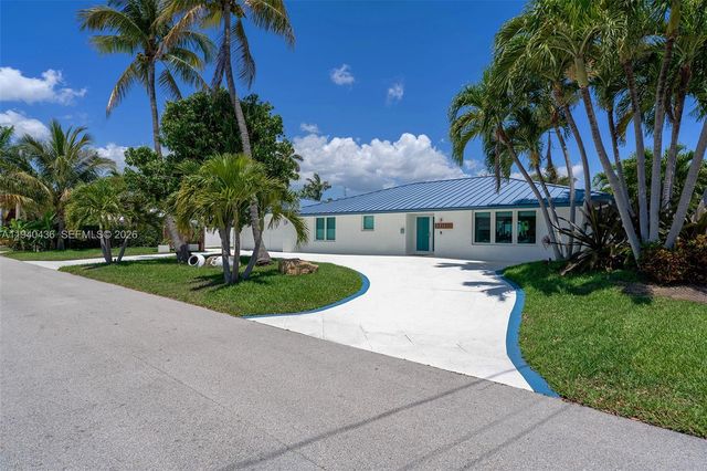 2711 NE 57th Ct, Fort Lauderdale, FL 33308