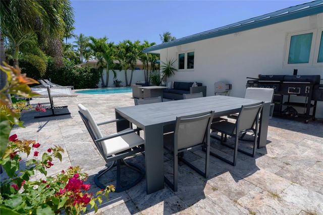 2711 NE 57th Ct, Fort Lauderdale, FL 33308