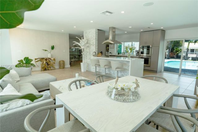 2711 NE 57th Ct, Fort Lauderdale, FL 33308