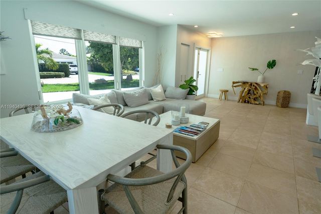 2711 NE 57th Ct, Fort Lauderdale, FL 33308