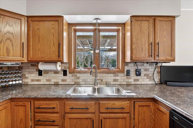 4016 New Haven Drive, Janesville, WI 53546