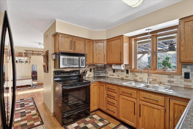 4016 New Haven Drive, Janesville, WI 53546