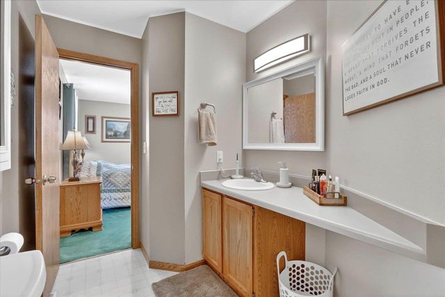 4016 New Haven Drive, Janesville, WI 53546