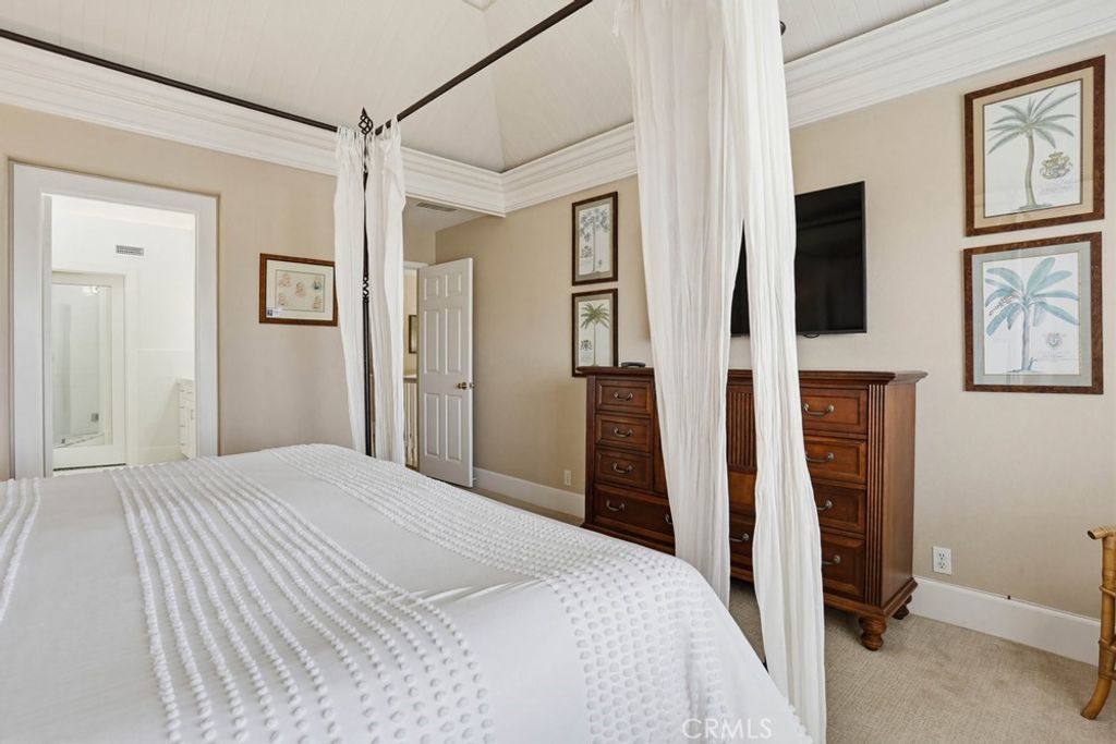 Image 30 of property listing at 2661 Point Del Mar, Corona Del Mar, CA 92625