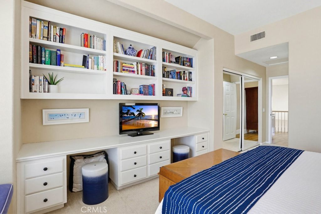 Image 36 of property listing at 2661 Point Del Mar, Corona Del Mar, CA 92625