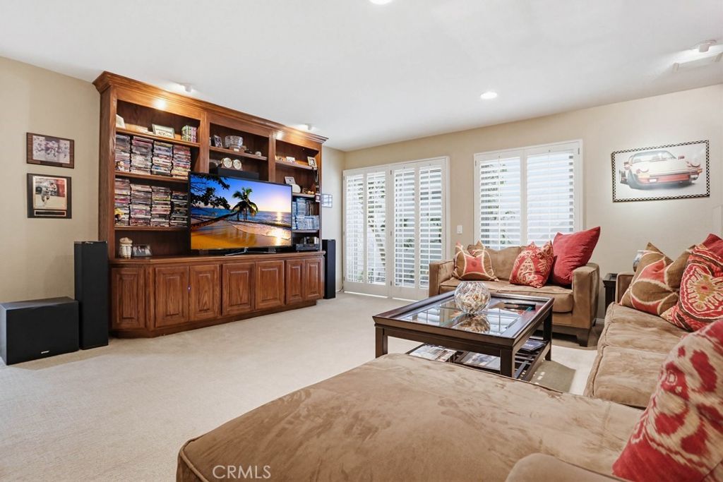 Image 40 of property listing at 2661 Point Del Mar, Corona Del Mar, CA 92625
