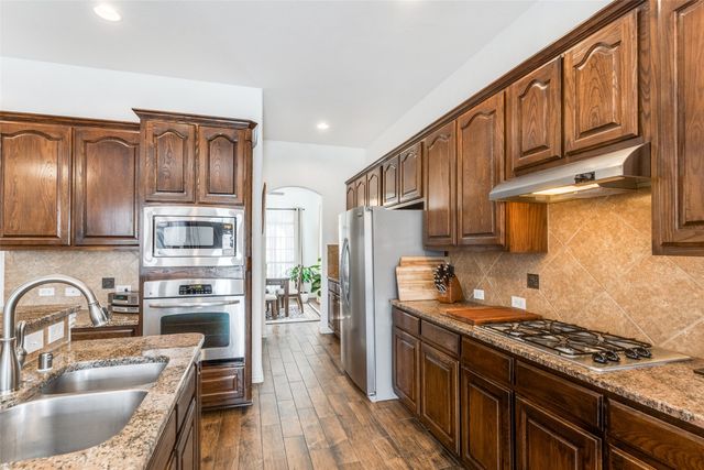 1604 Creek Crest Drive, Mckinney, TX 75071