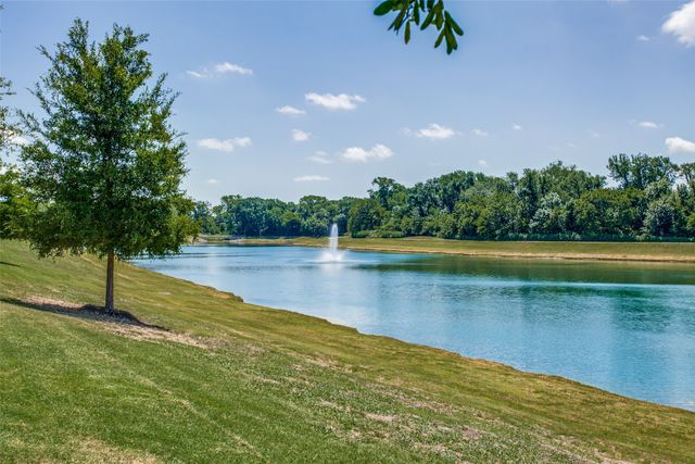 1604 Creek Crest Drive, Mckinney, TX 75071