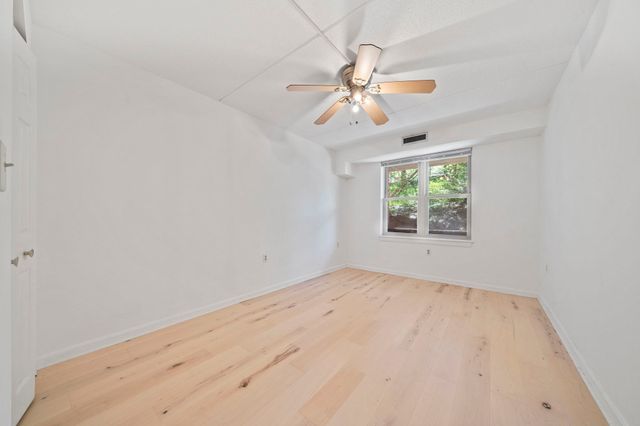 155 George Washington Blvd 205, Hull, MA 02045
