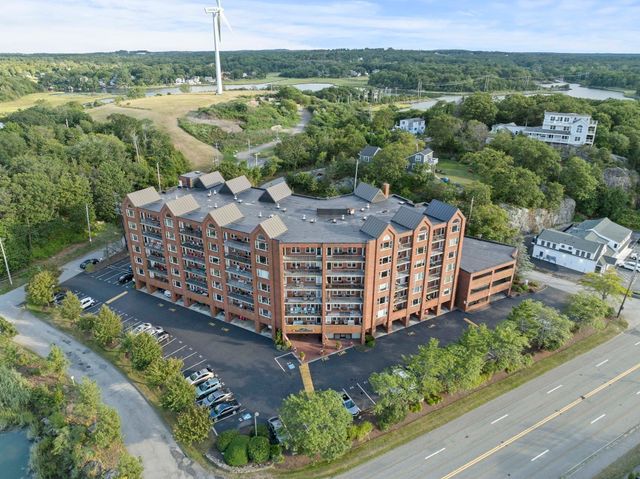 155 George Washington Blvd 205, Hull, MA 02045