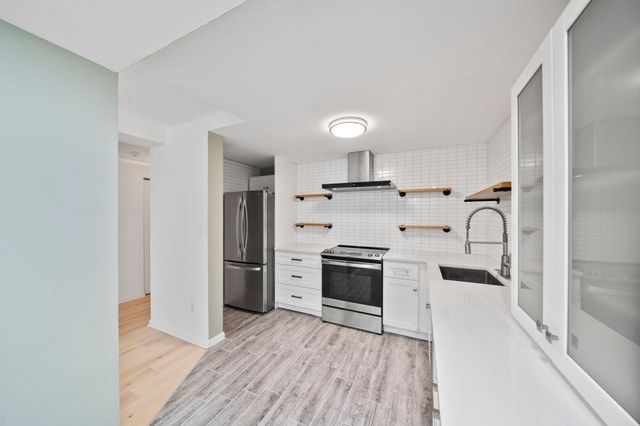 155 George Washington Blvd 205, Hull, MA 02045