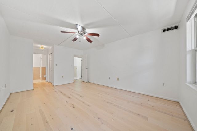 155 George Washington Blvd 205, Hull, MA 02045
