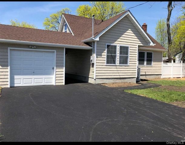 11 Jefferson Street, Copiague, NY 11726