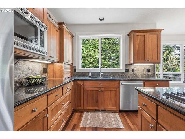 8743 Sw AMICUS Ter, Beaverton, OR 97007