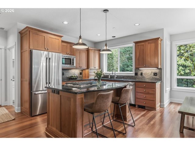 8743 Sw AMICUS Ter, Beaverton, OR 97007