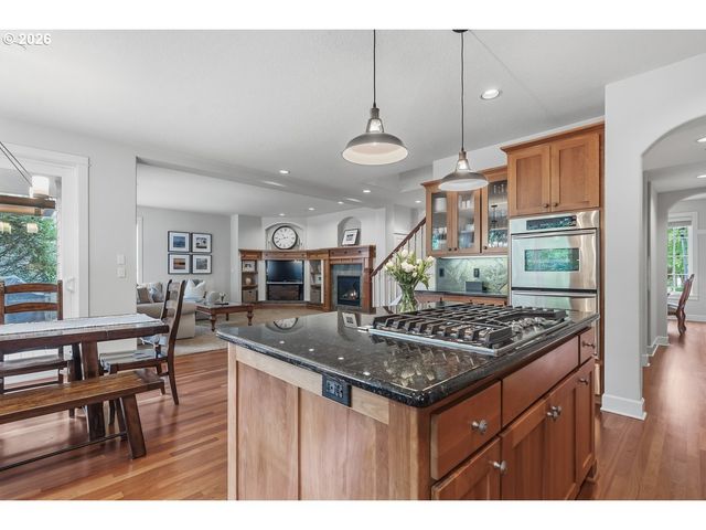 8743 Sw AMICUS Ter, Beaverton, OR 97007