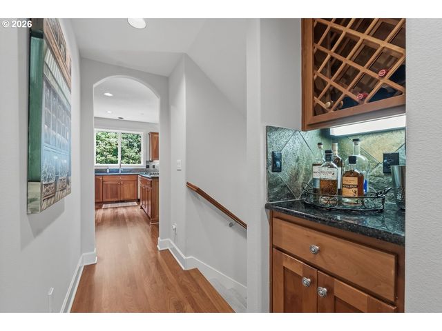 8743 Sw AMICUS Ter, Beaverton, OR 97007