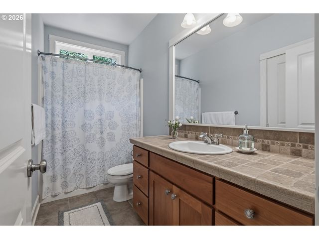 8743 Sw AMICUS Ter, Beaverton, OR 97007