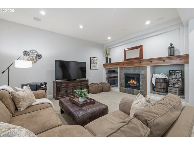 8743 Sw AMICUS Ter, Beaverton, OR 97007