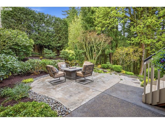 8743 Sw AMICUS Ter, Beaverton, OR 97007