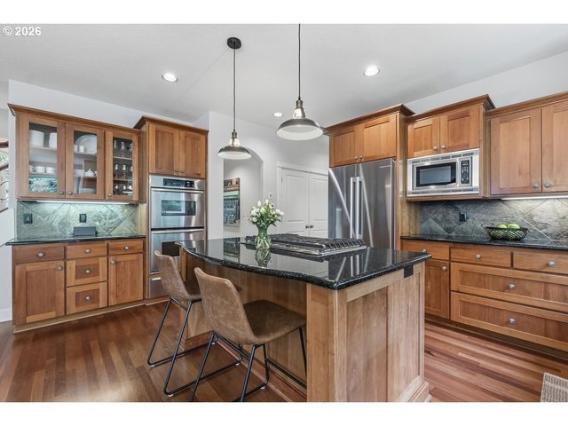 8743 Sw AMICUS Ter, Beaverton, OR 97007