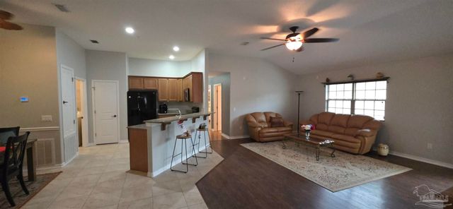 2065 Bella Breeze Ct, Navarre, FL 32566