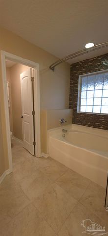 2065 Bella Breeze Ct, Navarre, FL 32566