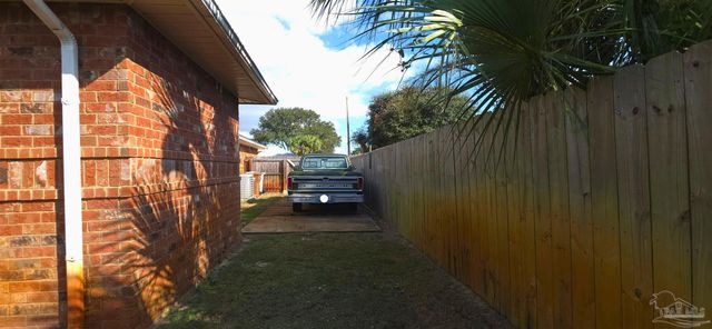 2065 Bella Breeze Ct, Navarre, FL 32566