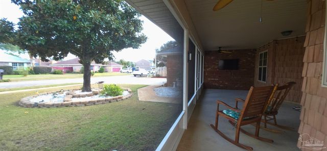 2065 Bella Breeze Ct, Navarre, FL 32566