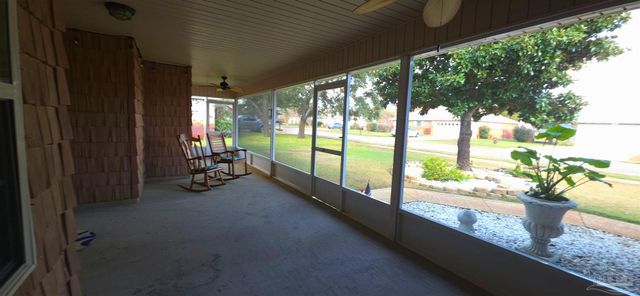 2065 Bella Breeze Ct, Navarre, FL 32566