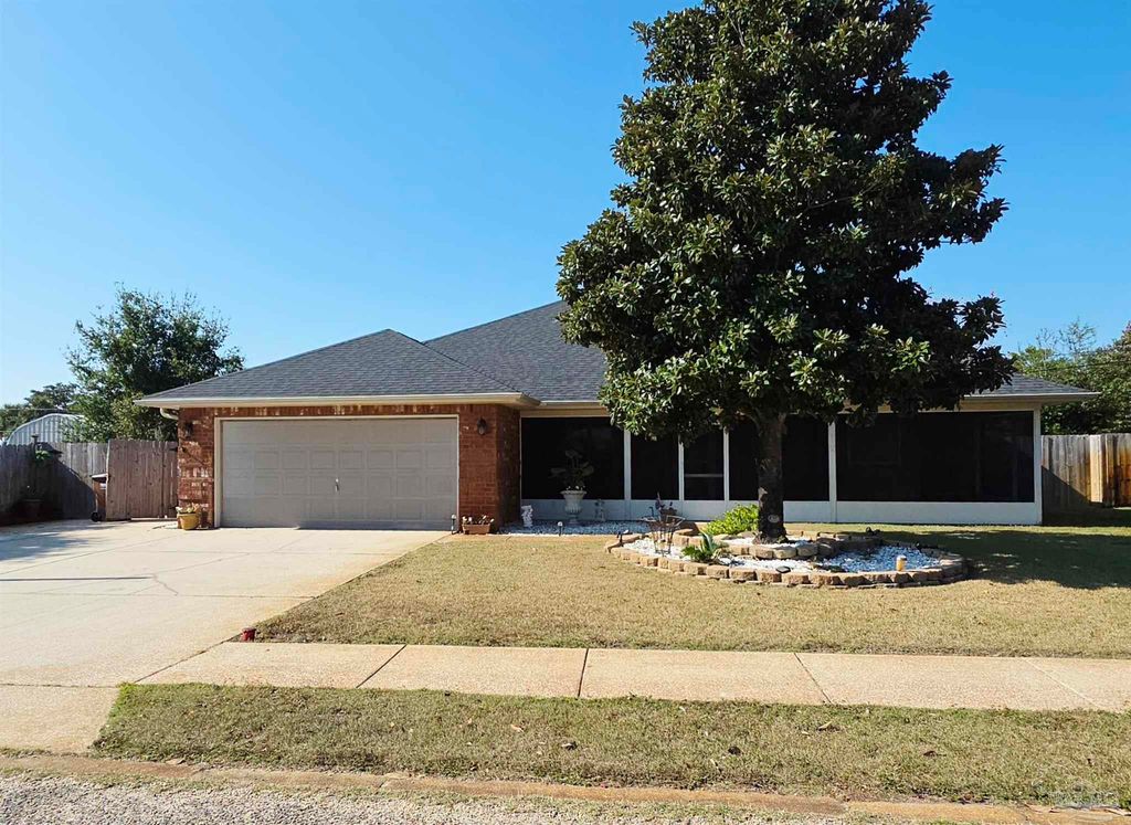 2065 Bella Breeze Ct, Navarre, FL 32566