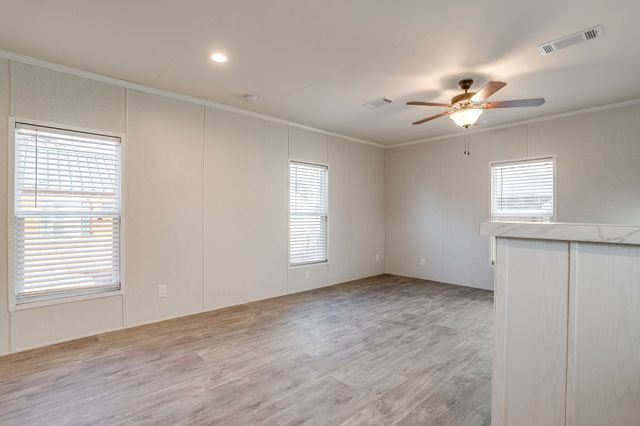 104 Red Oak Street, Alvarado, TX 76009