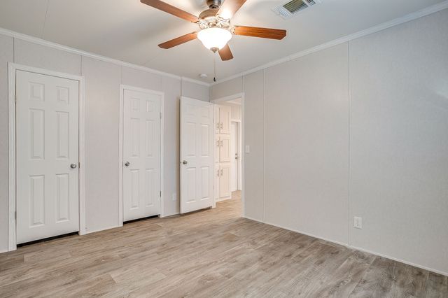 104 Red Oak Street, Alvarado, TX 76009