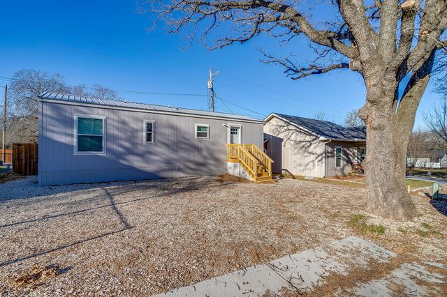104 Red Oak Street, Alvarado, TX 76009