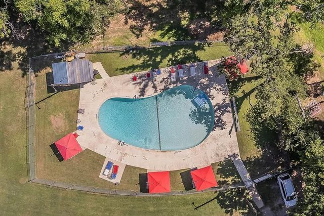 104 Red Oak Street, Alvarado, TX 76009