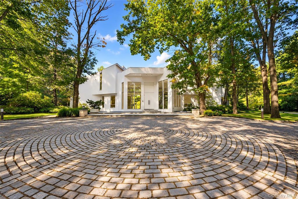 11 Surrey Lane, Old Westbury, NY 11568 — exterior