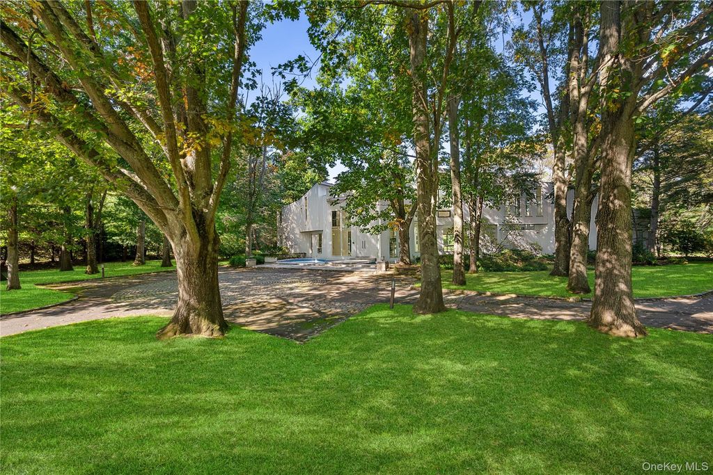 11 Surrey Lane, Old Westbury, NY 11568 — photo 2