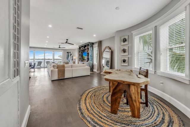 112 11TH STREET S, Bradenton Beach, FL 34217