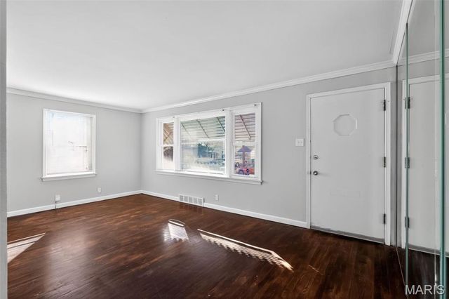 1501 Golden Drive, St Louis, MO 63137