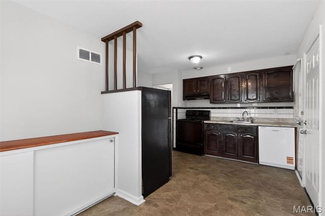 1501 Golden Drive, St Louis, MO 63137