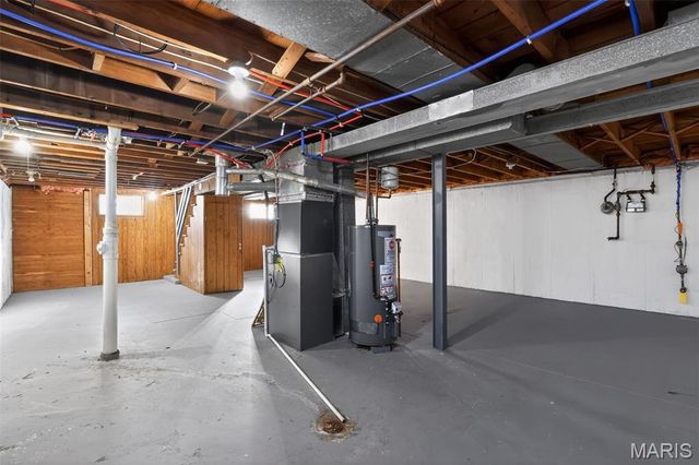 1501 Golden Drive, St Louis, MO 63137