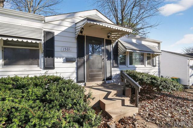 1501 Golden Drive, St Louis, MO 63137