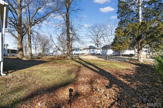 1501 Golden Drive, St Louis, MO 63137