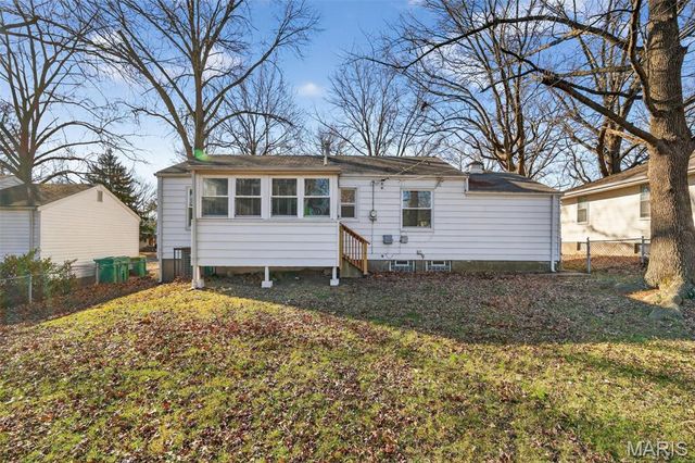 1501 Golden Drive, St Louis, MO 63137