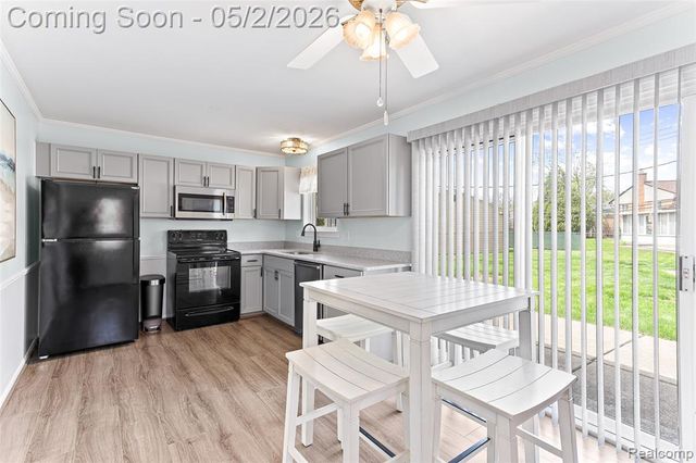 32732 Comanche Street, Westland, MI 48185