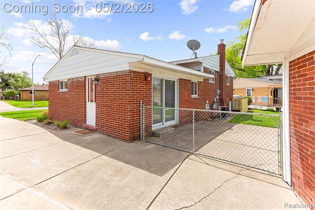 32732 Comanche Street, Westland, MI 48185